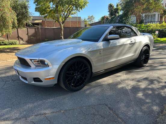 FORD-MUSTANG-2011