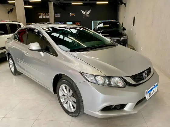 HONDA CIVIC 1.8 LXS 16V FLEX 4P AUTOMÁTICO HONDA CIVIC 1.8 LXS 16V FLEX 4P AUTOMÁTICO