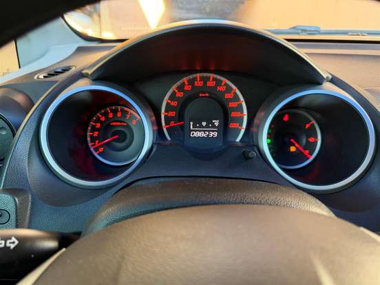 HONDA-FIT-2010