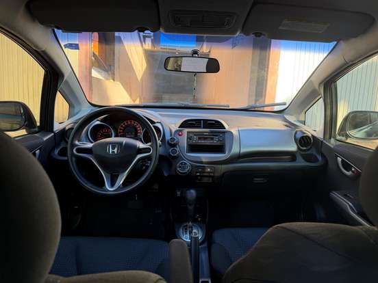 HONDA-FIT-2010