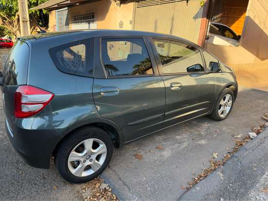 HONDA-FIT-2010