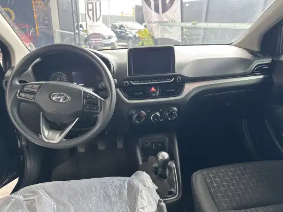 HYUNDAI-HB20-2023