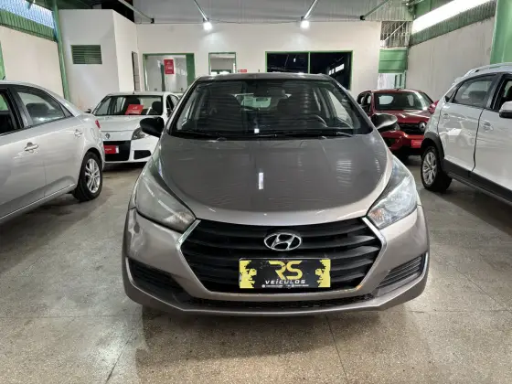 HYUNDAI HB20 1.0 COMFORT PLUS 12V FLEX 4P MANUAL HYUNDAI HB20 1.0 COMFORT PLUS 12V FLEX 4P MANUAL