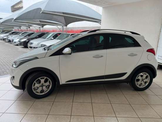 HYUNDAI-HB20X-1.6 16V PREMIUM FLEX 4P AUTOMÁTICO HYUNDAI-HB20X-2014
