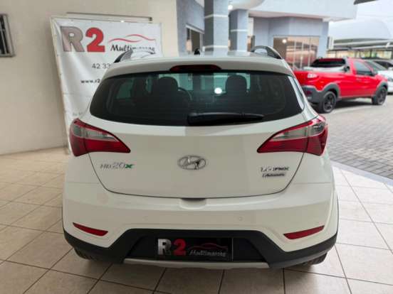 HYUNDAI-HB20X-1.6 16V PREMIUM FLEX 4P AUTOMÁTICO HYUNDAI-HB20X-2014