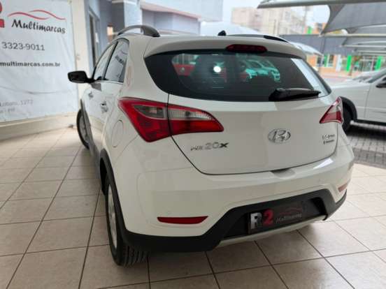 HYUNDAI-HB20X-2014