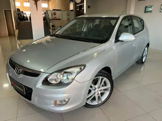 HYUNDAI I30 2.0 MPFI GLS 16V GASOLINA 4P MANUAL HYUNDAI I30 2.0 MPFI GLS 16V GASOLINA 4P MANUAL