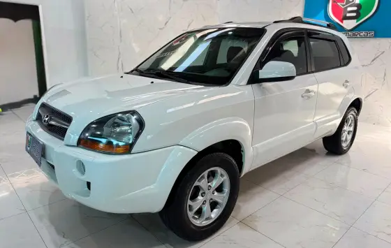 HYUNDAI TUCSON 2.0 MPFI GLS 16V 143CV 2WD FLEX 4P AUTOMÁTICO HYUNDAI TUCSON 2.0 MPFI GLS 16V 143CV 2WD FLEX 4P AUTOMÁTICO