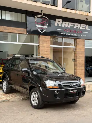 HYUNDAI TUCSON 2.0 MPFI GLS 16V 143CV 2WD GASOLINA 4P AUTOMÁTICO HYUNDAI TUCSON 2.0 MPFI GLS 16V 143CV 2WD GASOLINA 4P AUTOMÁTICO
