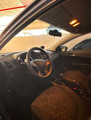 HYUNDAI-HB20-2016