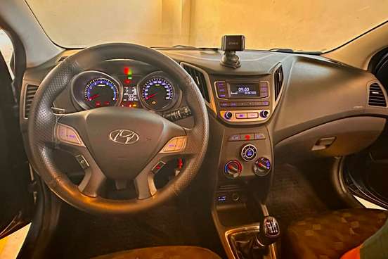 HYUNDAI-HB20-2016