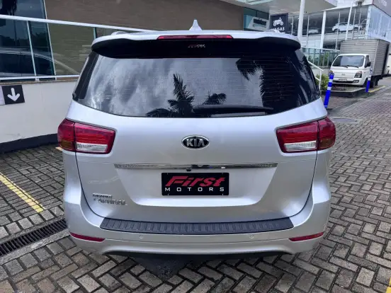 KIA-CARNIVAL-2016
