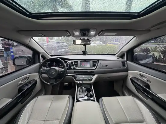 KIA-CARNIVAL-2016