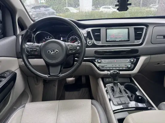 KIA-CARNIVAL-2016