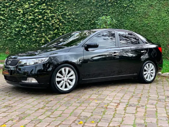 KIA CERATO 1.6 SX3 16V GASOLINA 4P AUTOMÁTICO KIA CERATO 1.6 SX3 16V GASOLINA 4P AUTOMÁTICO