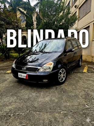 KIA-CARNIVAL-2014