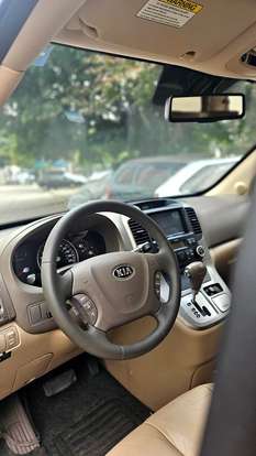 KIA-CARNIVAL-2014