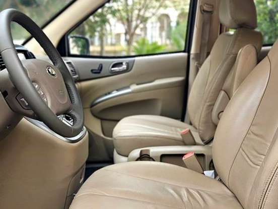 KIA-CARNIVAL-3.5 EX V6 24V GASOLINA 4P AUTOMÁTICO KIA-CARNIVAL-2014