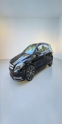 MERCEDES-BENZ B 200 1.6 SPORT TURBO GASOLINA 4P AUTOMÁTICO MERCEDES-BENZ B 200 1.6 SPORT TURBO GASOLINA 4P AUTOMÁTICO