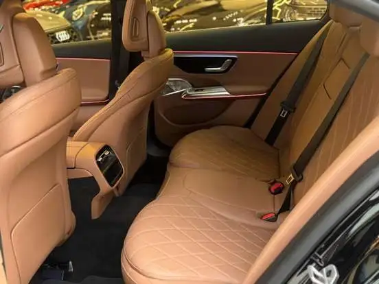 MERCEDES-BENZ-E 300-2025