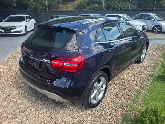 MERCEDES-BENZ-GLA 200-2018