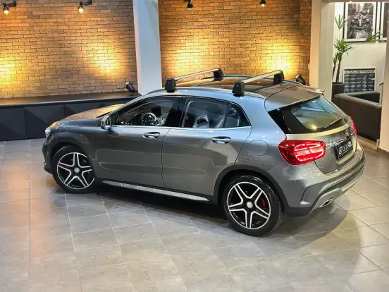 MERCEDES-BENZ-GLA 250-2017