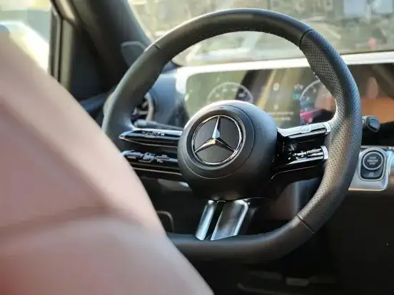 MERCEDES-BENZ-GLB 220-2.0 MHEV AMG LINE 4MATIC 8G-DCT MERCEDES-BENZ-GLB 220-2026