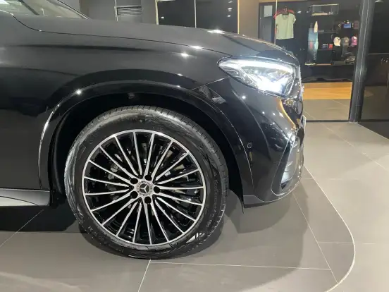 MERCEDES-BENZ-GLC 300-2026
