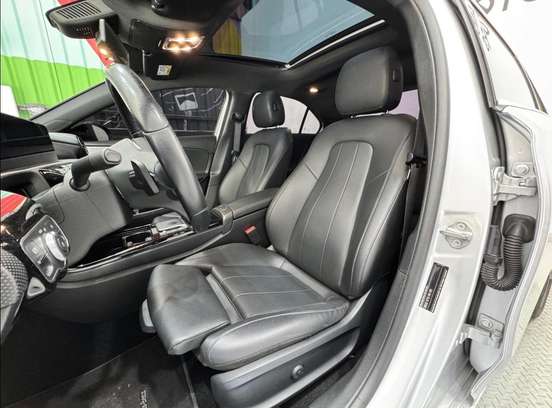 MERCEDES-BENZ-A 200-2020