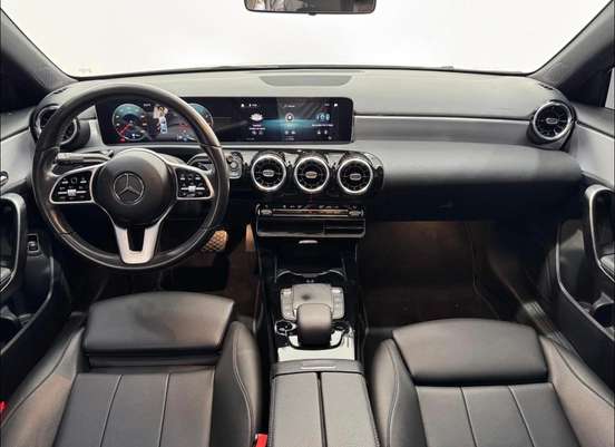 MERCEDES-BENZ-A 200-2020