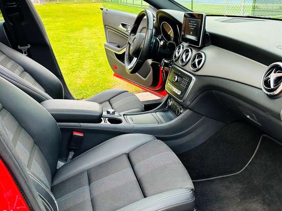 MERCEDES-BENZ-CLA 200-1.6 VISION 16V FLEX 4P AUTOMÁTICO MERCEDES-BENZ-CLA 200-2017