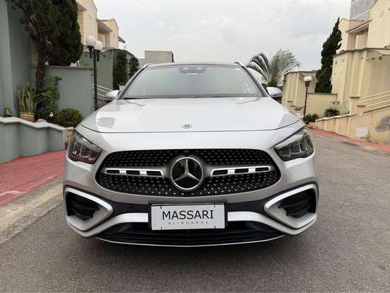 MERCEDES-BENZ-GLA 200-2023