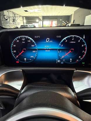 MERCEDES-BENZ-GLB 200-2021