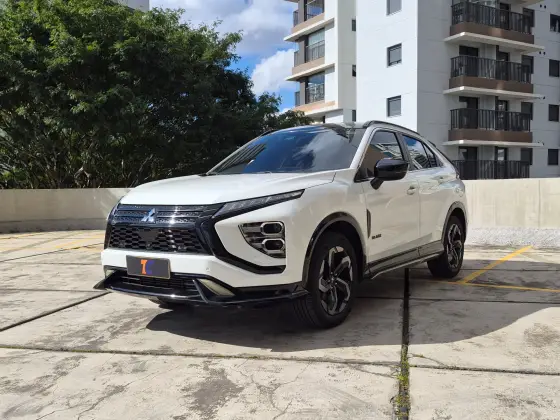 MITSUBISHI ECLIPSE CROSS 1.5 MIVEC TURBO GASOLINA HPE-S BLACK S-AWC CVT MITSUBISHI ECLIPSE CROSS 1.5 MIVEC TURBO GASOLINA HPE-S BLACK S-AWC CVT