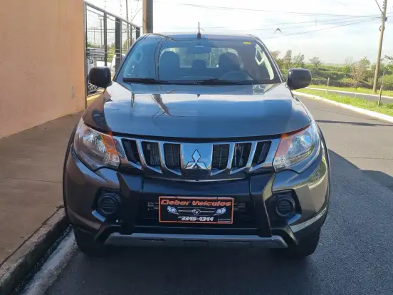 MITSUBISHI-L200 TRITON-2.4 16V TURBO DIESEL OUTDOOR GLS CD 4X4 AUTOMÁTICO MITSUBISHI-L200 TRITON-2020
