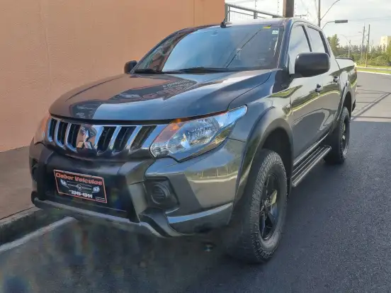 MITSUBISHI-L200 TRITON-2.4 16V TURBO DIESEL OUTDOOR GLS CD 4X4 AUTOMÁTICO MITSUBISHI-L200 TRITON-2020