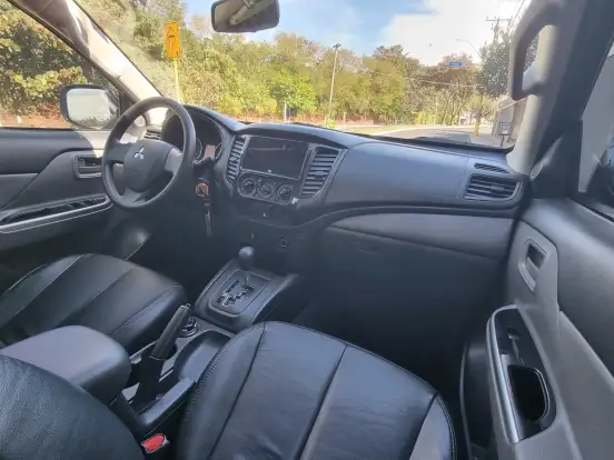 MITSUBISHI-L200 TRITON-2.4 16V TURBO DIESEL OUTDOOR GLS CD 4X4 AUTOMÁTICO MITSUBISHI-L200 TRITON-2020