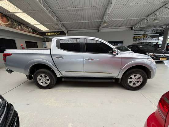 MITSUBISHI-L200 TRITON-2.4 16V TURBO DIESEL SPORT HPE TOP CD 4P 4X4 AUTOMÁTICO MITSUBISHI-L200 TRITON-2017