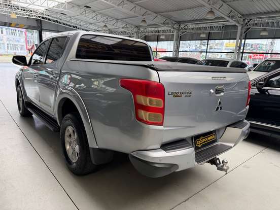 MITSUBISHI-L200 TRITON-2.4 16V TURBO DIESEL SPORT HPE TOP CD 4P 4X4 AUTOMÁTICO MITSUBISHI-L200 TRITON-2017