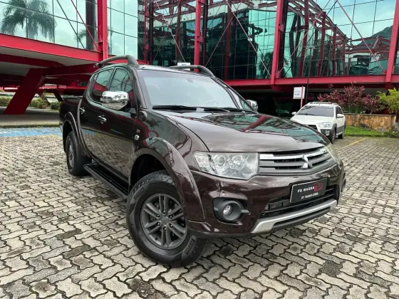 MITSUBISHI L200 TRITON 3.2 HPE 4X4 CD 16V TURBO INTERCOOLER DIESEL 4P AUTOMÁTICO MITSUBISHI L200 TRITON 3.2 HPE 4X4 CD 16V TURBO INTERCOOLER DIESEL 4P AUTOMÁTICO