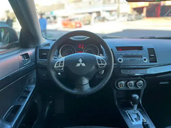 MITSUBISHI-LANCER-2.0 16V GASOLINA 4P AUTOMÁTICO MITSUBISHI-LANCER-2011