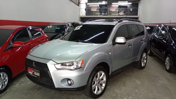 MITSUBISHI OUTLANDER 2.0 16V GASOLINA 4P AUTOMÁTICO MITSUBISHI OUTLANDER 2.0 16V GASOLINA 4P AUTOMÁTICO