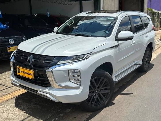 MITSUBISHI PAJERO SPORT 2.4 16V MIVEC TURBO DIESEL LEGEND BLACK AWD AUTOMÁTICO