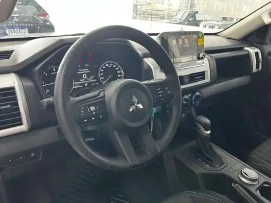 MITSUBISHI-TRITON-2026