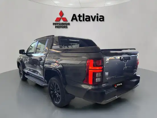 MITSUBISHI-TRITON-2025