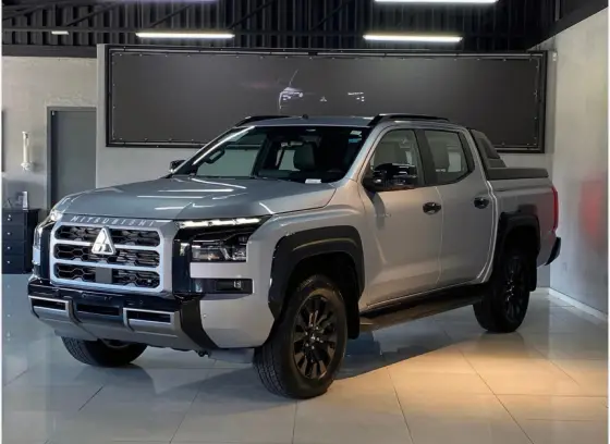 MITSUBISHI TRITON 2.4 BITURBO DIESEL CD KATANA 4X4 AUTOMÁTICO MITSUBISHI TRITON 2.4 BITURBO DIESEL CD KATANA 4X4 AUTOMÁTICO