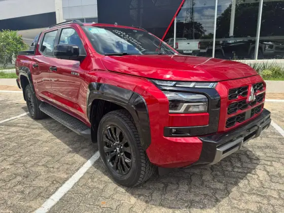 MITSUBISHI TRITON 2.4 BITURBO DIESEL CD KATANA 4X4 AUTOMÁTICO MITSUBISHI TRITON 2.4 BITURBO DIESEL CD KATANA 4X4 AUTOMÁTICO