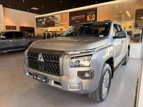 MITSUBISHI-TRITON-2.4 BITURBO DIESEL CD GLS 4X4 AUTOMÁTICO MITSUBISHI-TRITON-2025