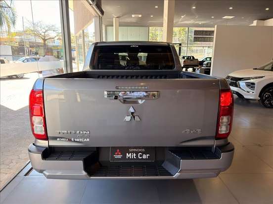 MITSUBISHI-TRITON-2.4 BITURBO DIESEL CD GLS 4X4 AUTOMÁTICO MITSUBISHI-TRITON-2025