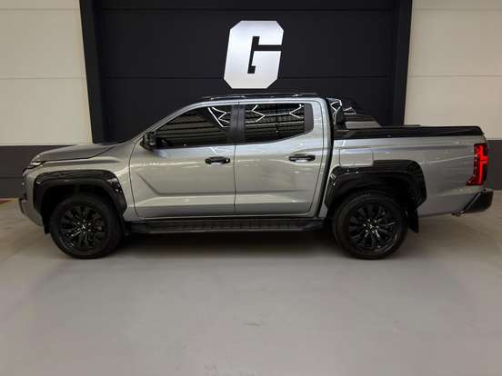 MITSUBISHI-TRITON-2.4 BITURBO DIESEL CD KATANA 4X4 AUTOMÁTICO MITSUBISHI-TRITON-2025